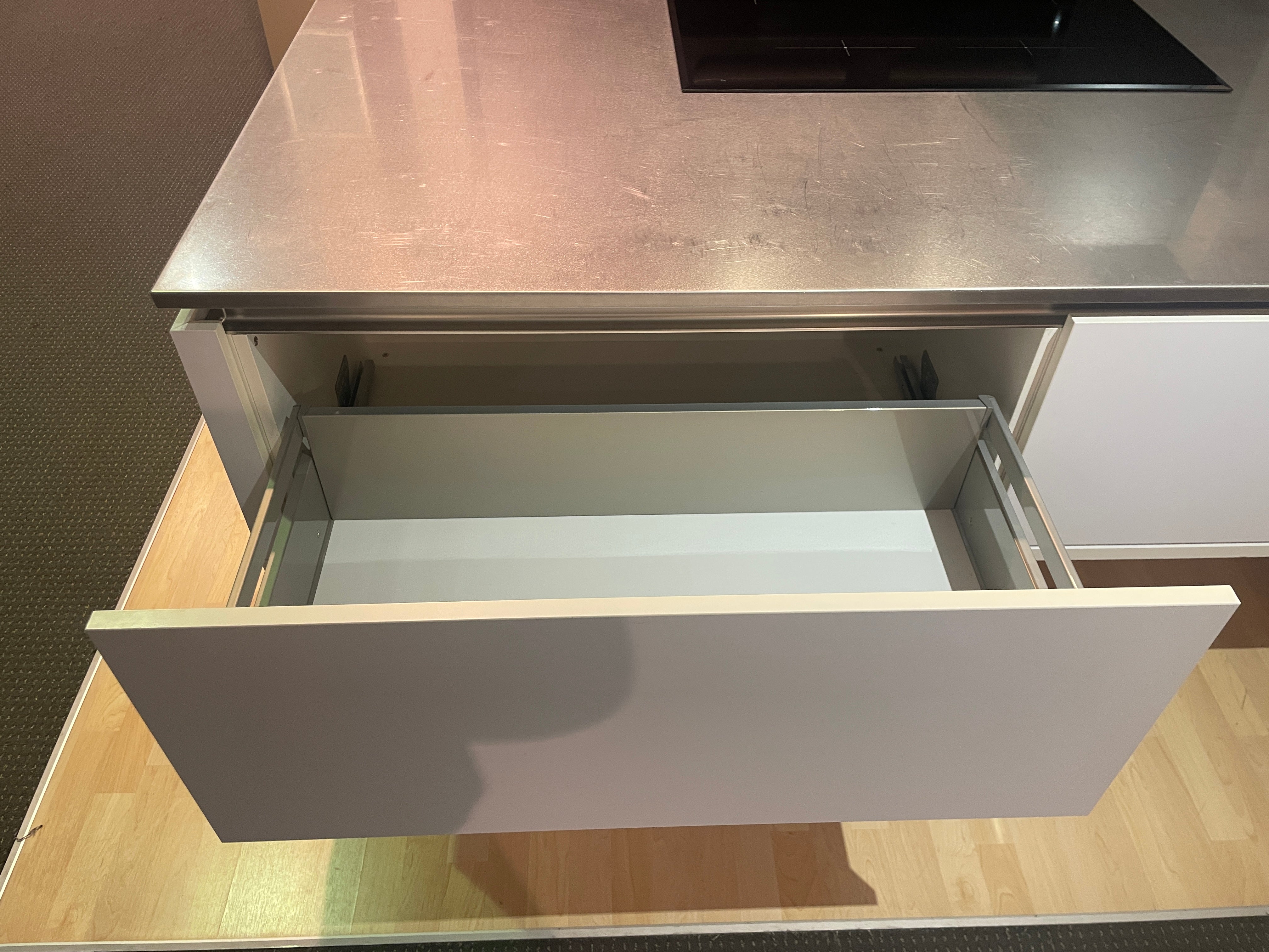 05191 - Moderne schiereiland keuken