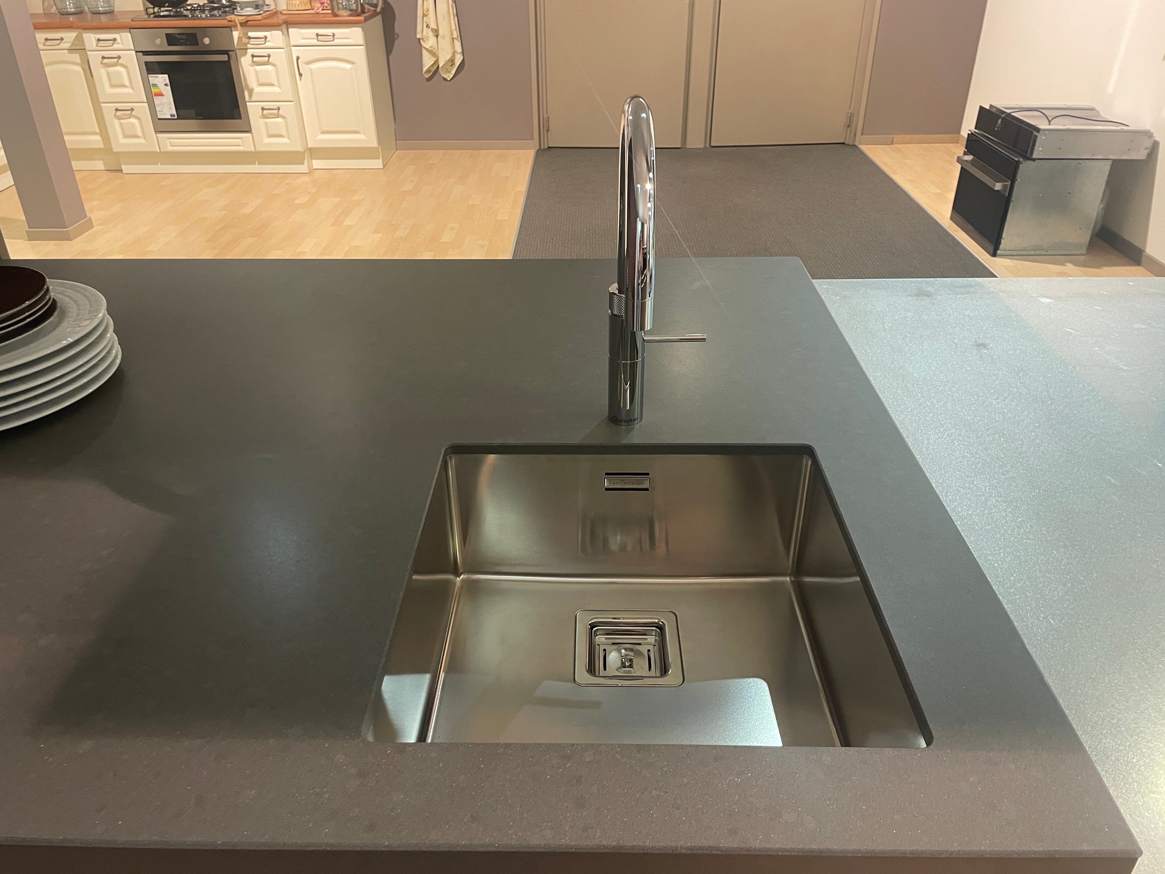 05191 - Moderne schiereiland keuken