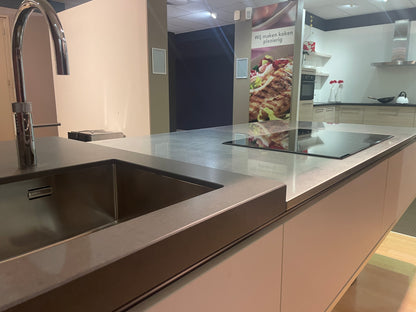 05191 - Moderne schiereiland keuken