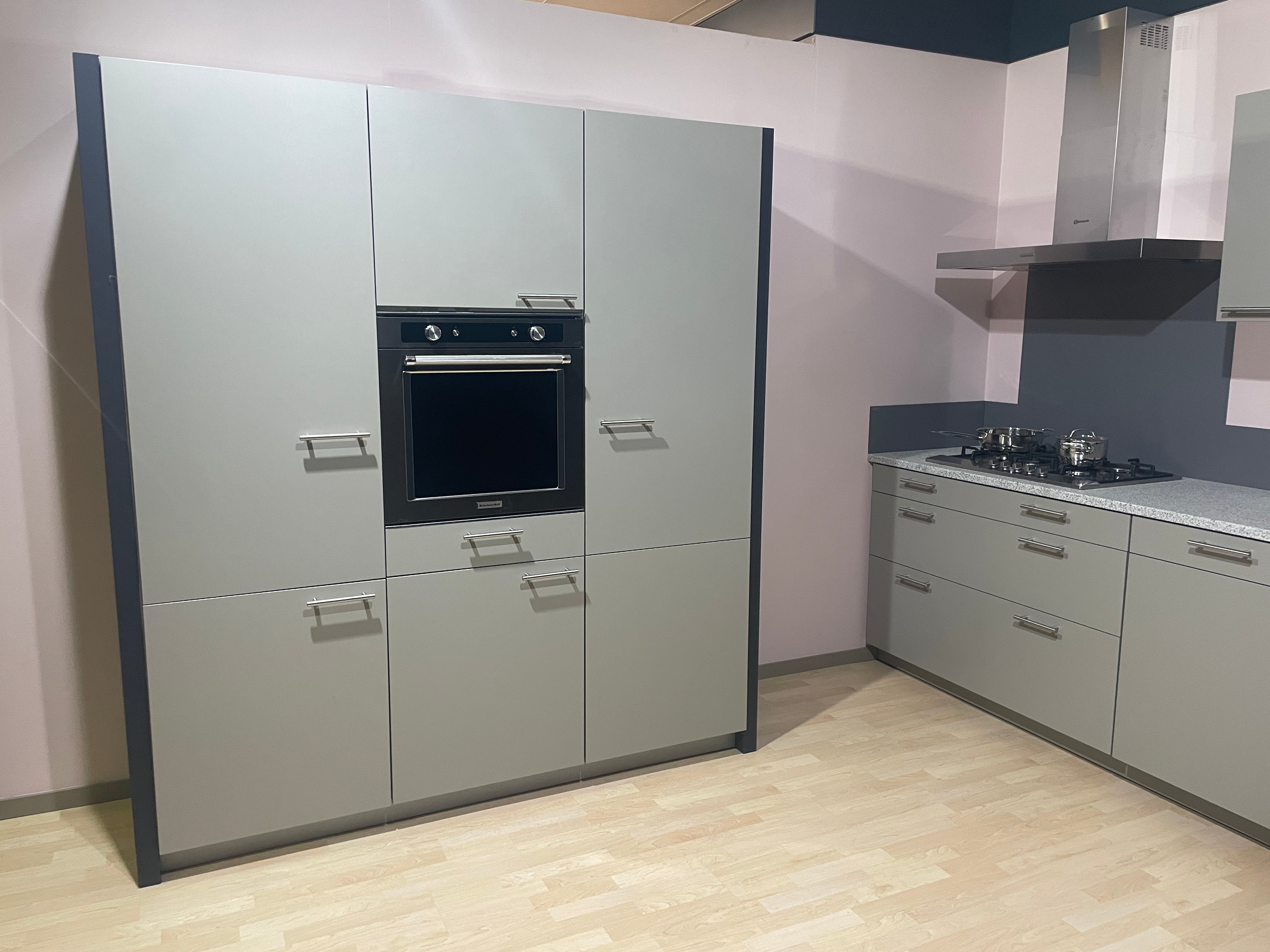 05193 - Siematic rechte keuken met kastenwand