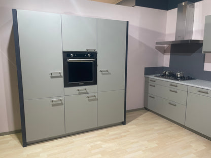 05193 - Siematic rechte keuken met kastenwand