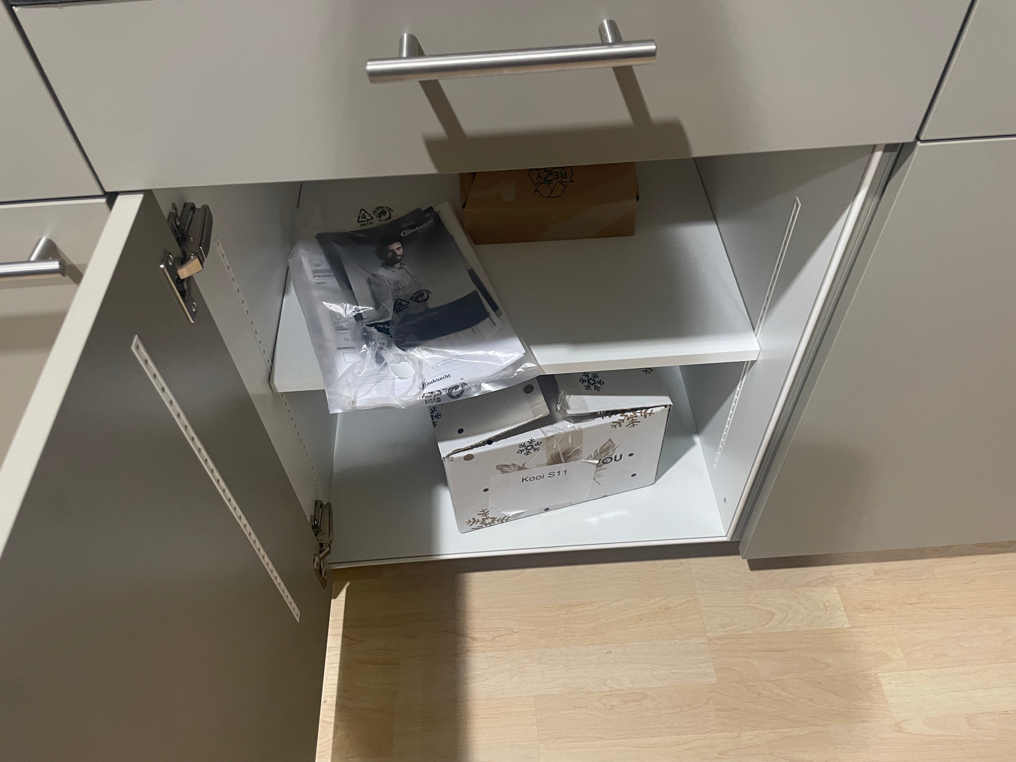 05193 - Siematic rechte keuken met kastenwand