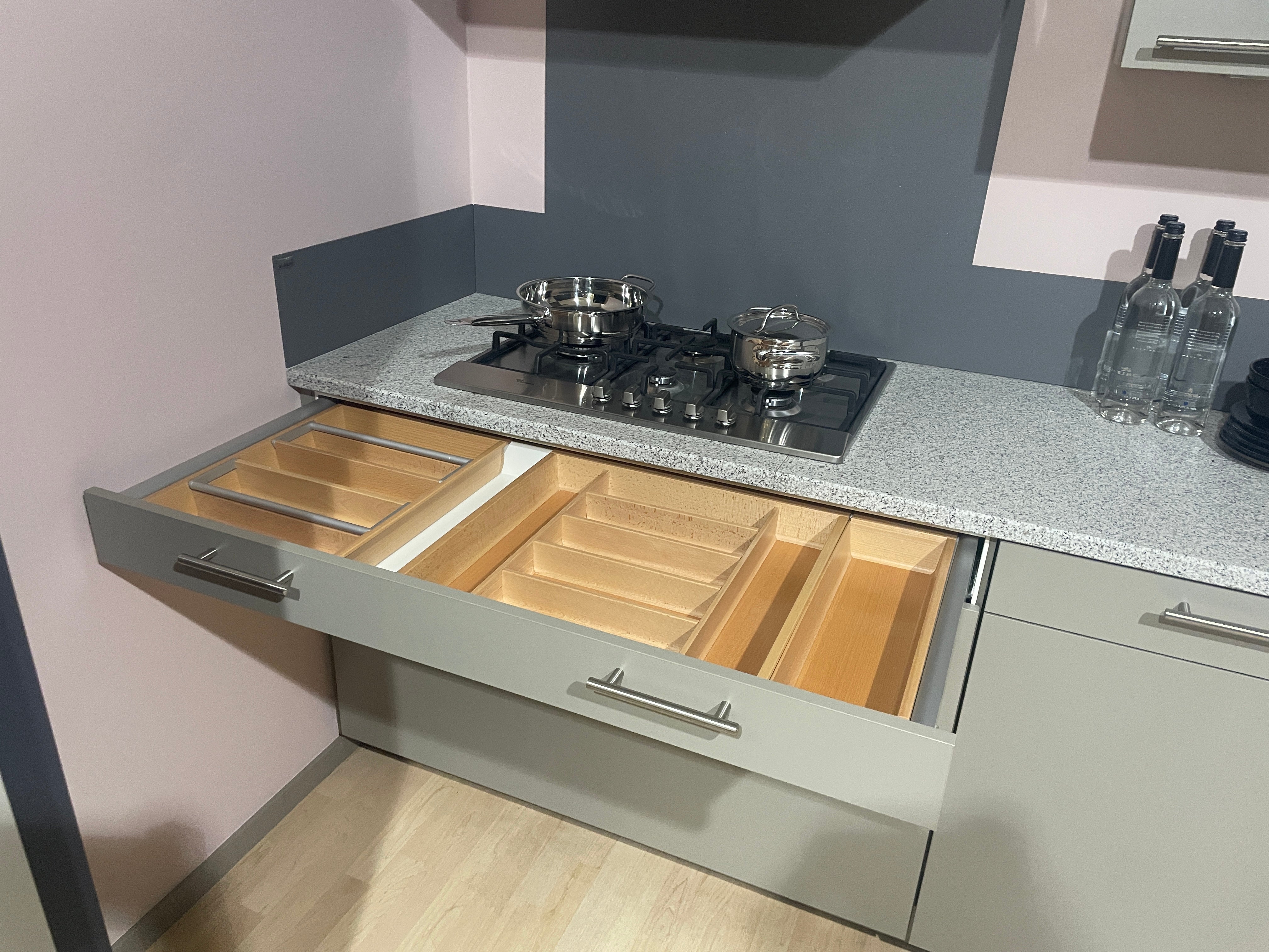 05193 - Siematic rechte keuken met kastenwand
