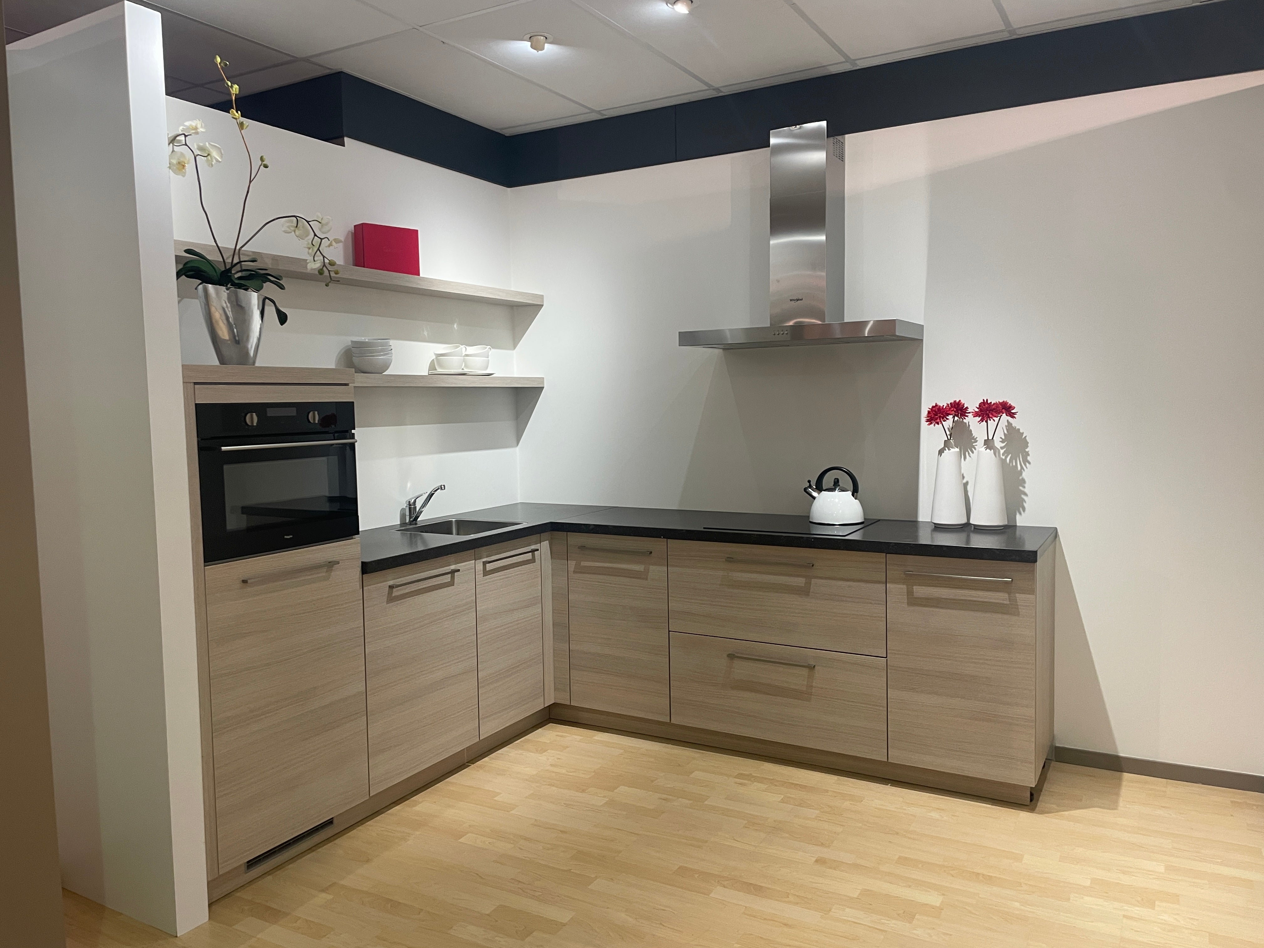 05195 - Houtlook hoekkeuken
