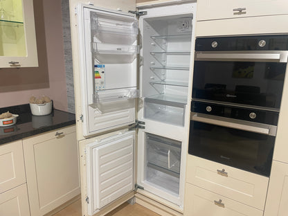 05205 - Landelijke keuken met ingebouwde kastenwand