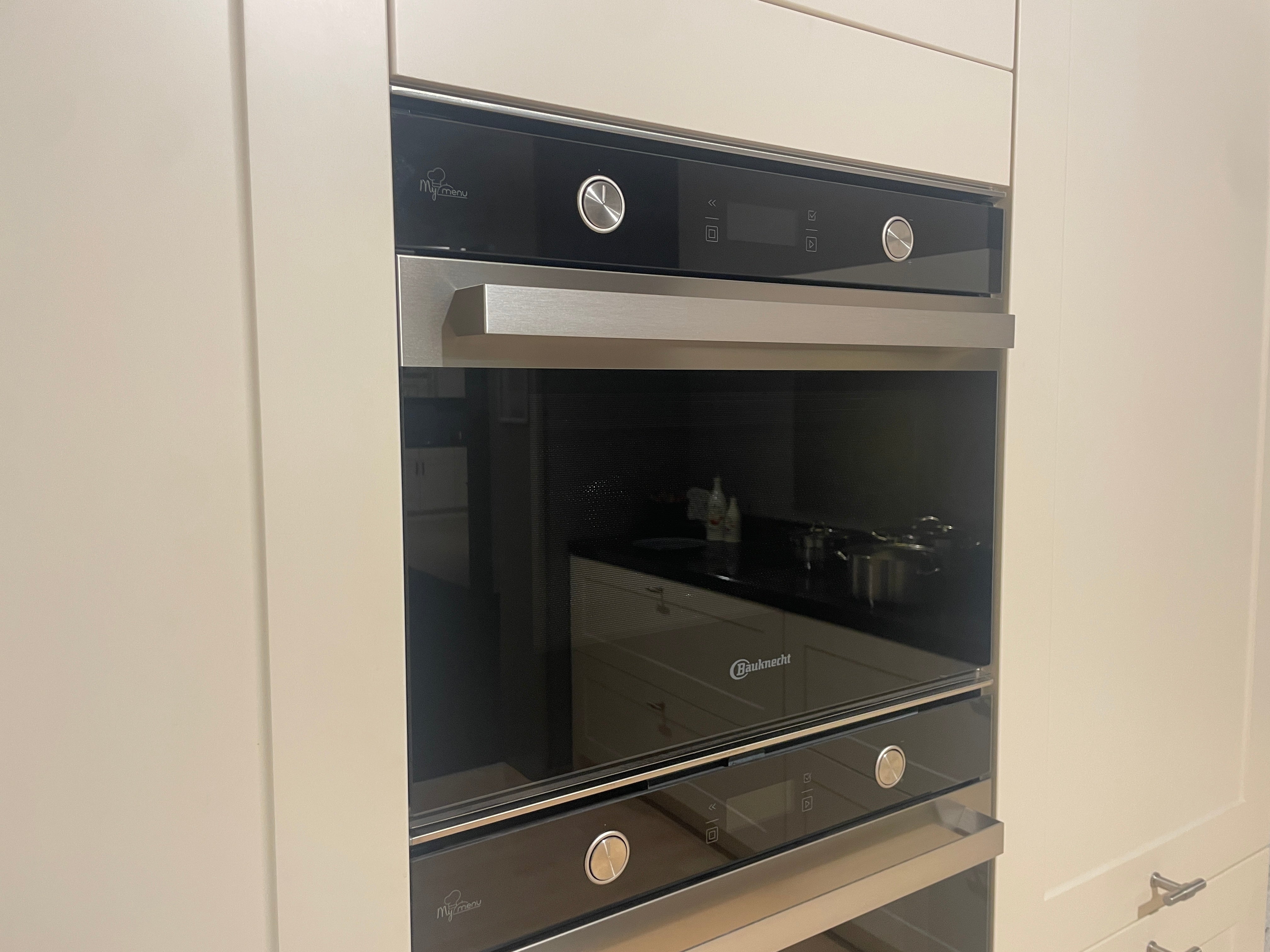 05205 - Landelijke keuken met ingebouwde kastenwand
