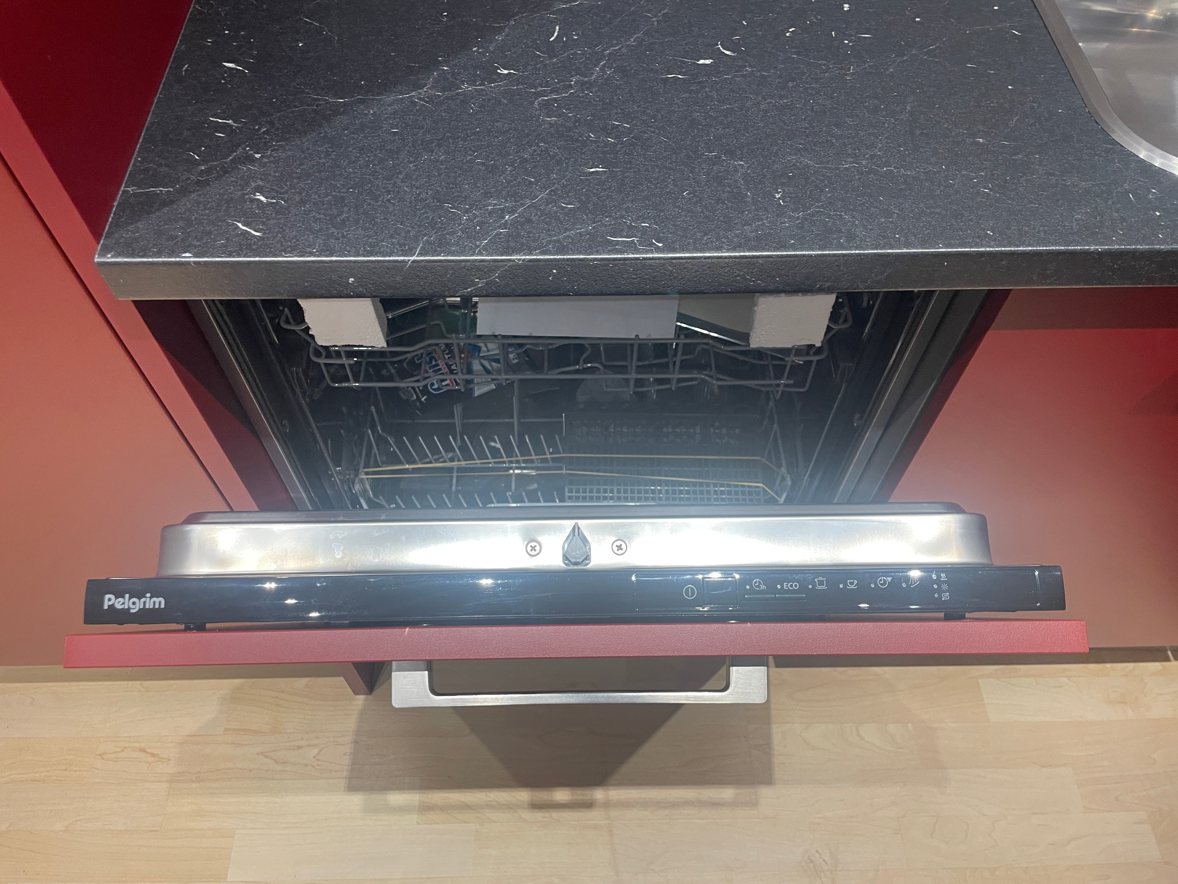 05209 - Retro rode keuken