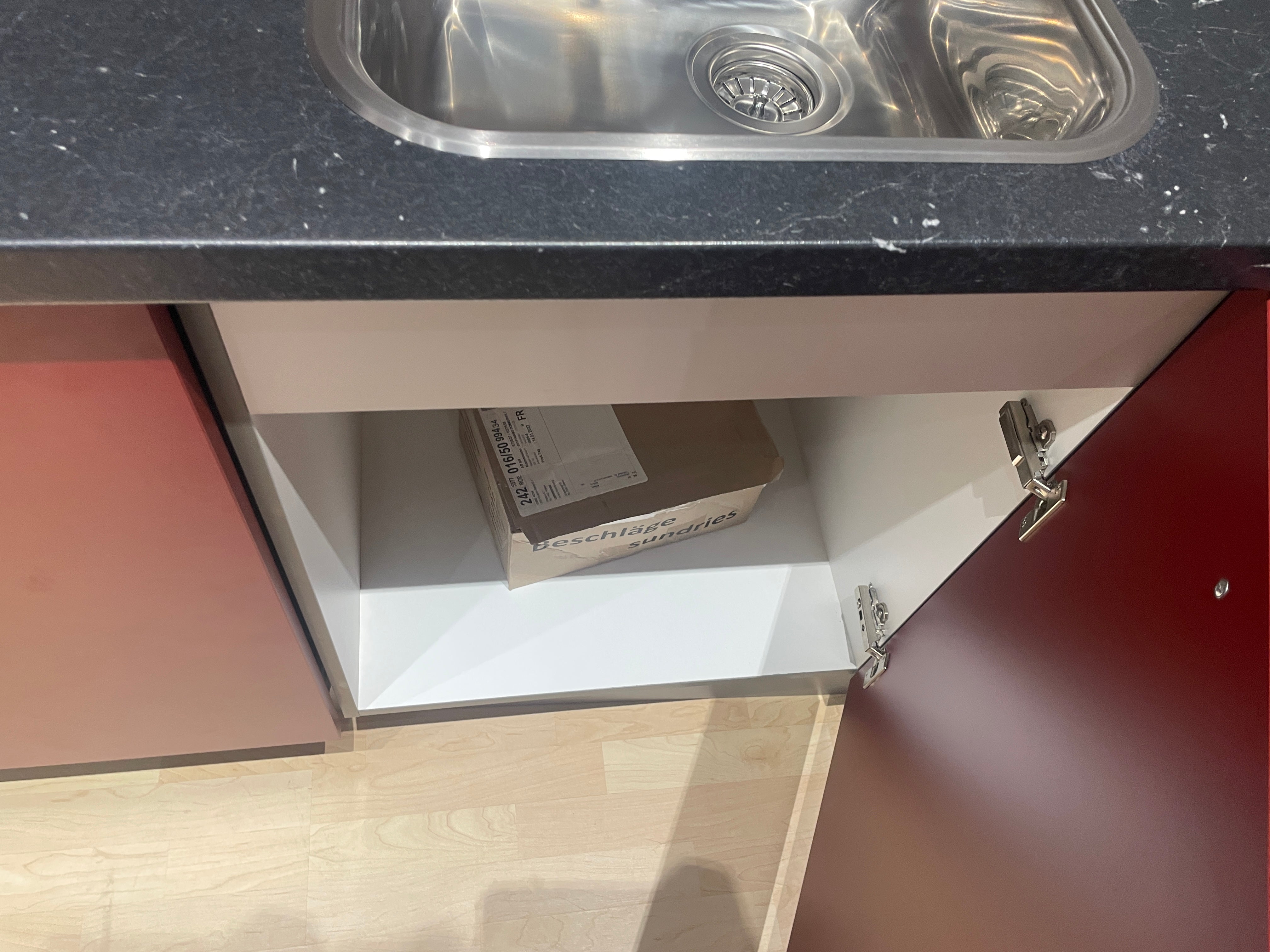 05209 - Retro rode keuken