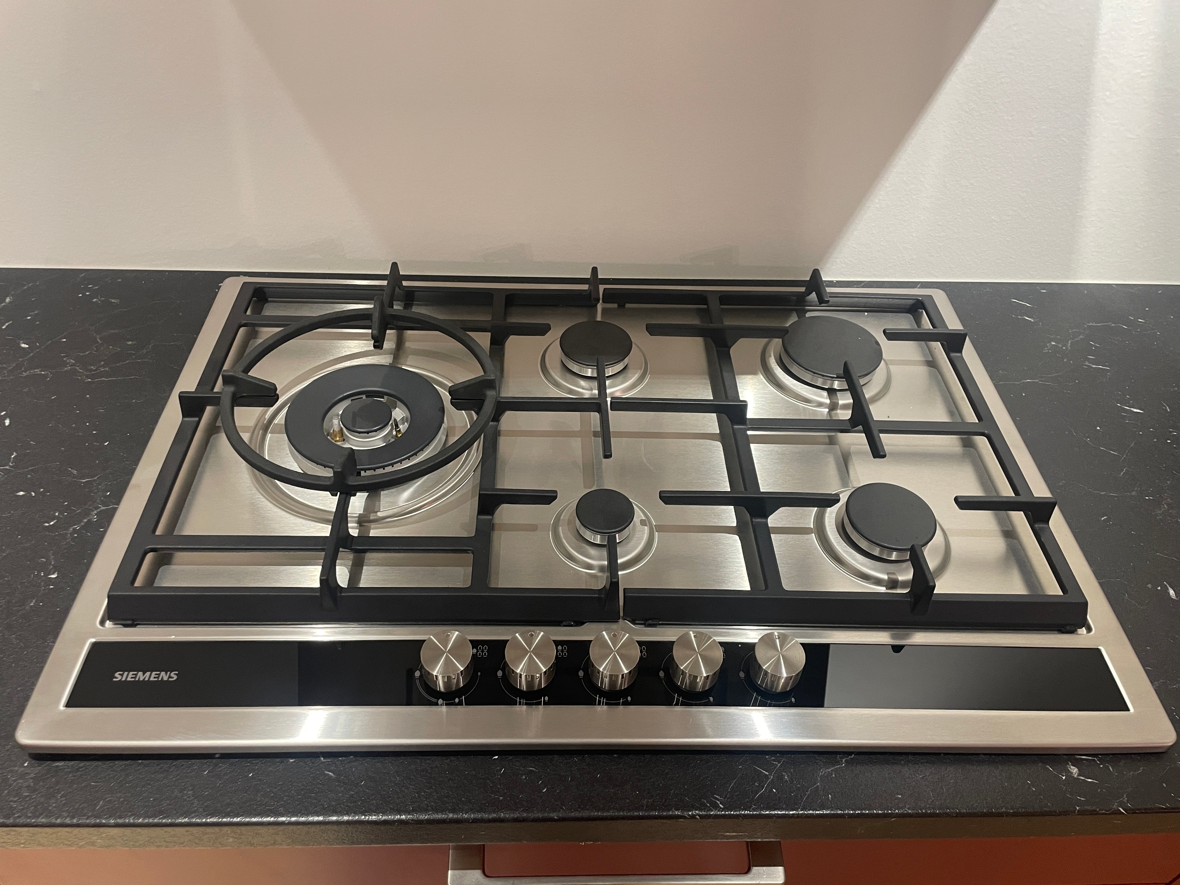 05209 - Retro rode keuken