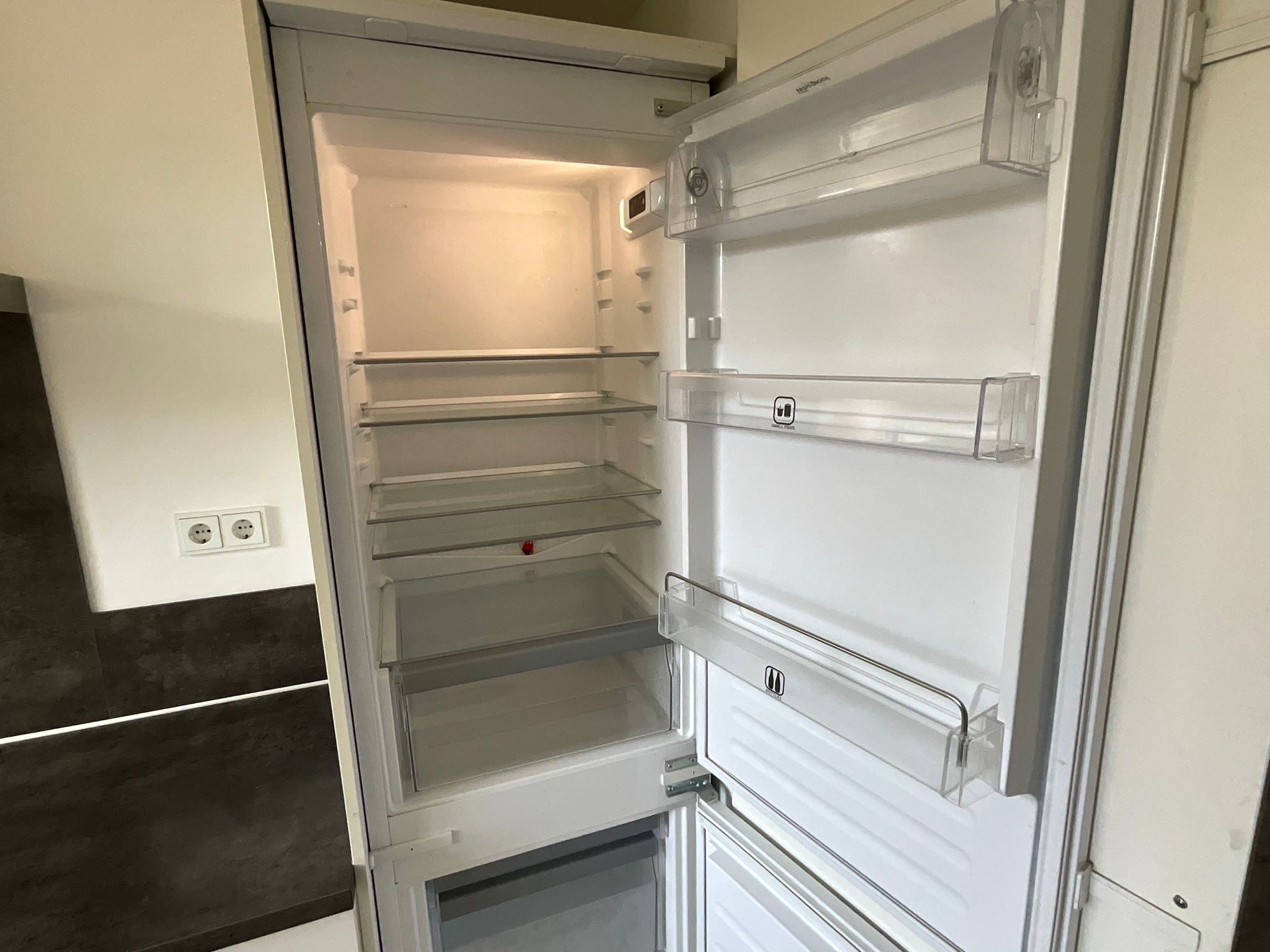 05239 - Witte hoekkeuken