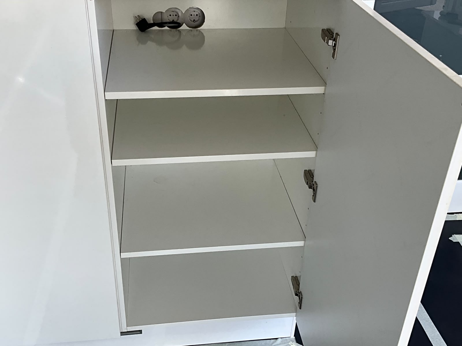 04923 - Hoogglans witte hoekkeuken