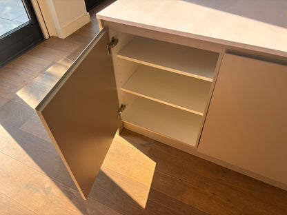 04755 - Beige eilandkeuken