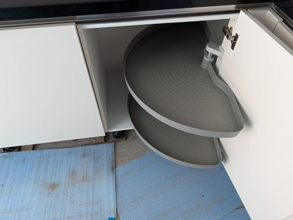 04707 - Moderne hoekkeuken met kastenwand