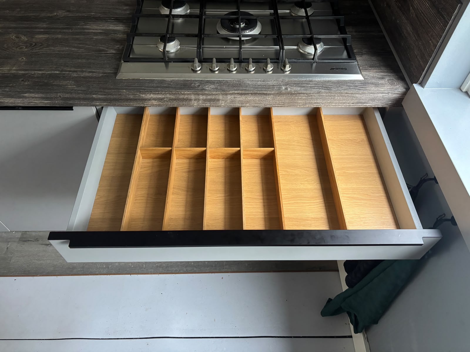 05227 - Antraciete parallel keuken