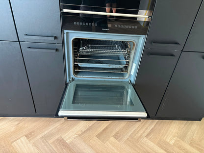 03863 - Zwarte hoekkeuken met kastenwand