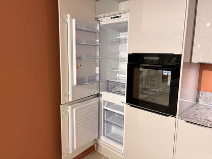 05428 - Satijn grijze schiereiland keuken