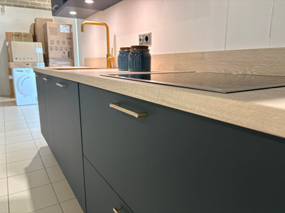 05458 - Marineblauwe Nobilia keuken