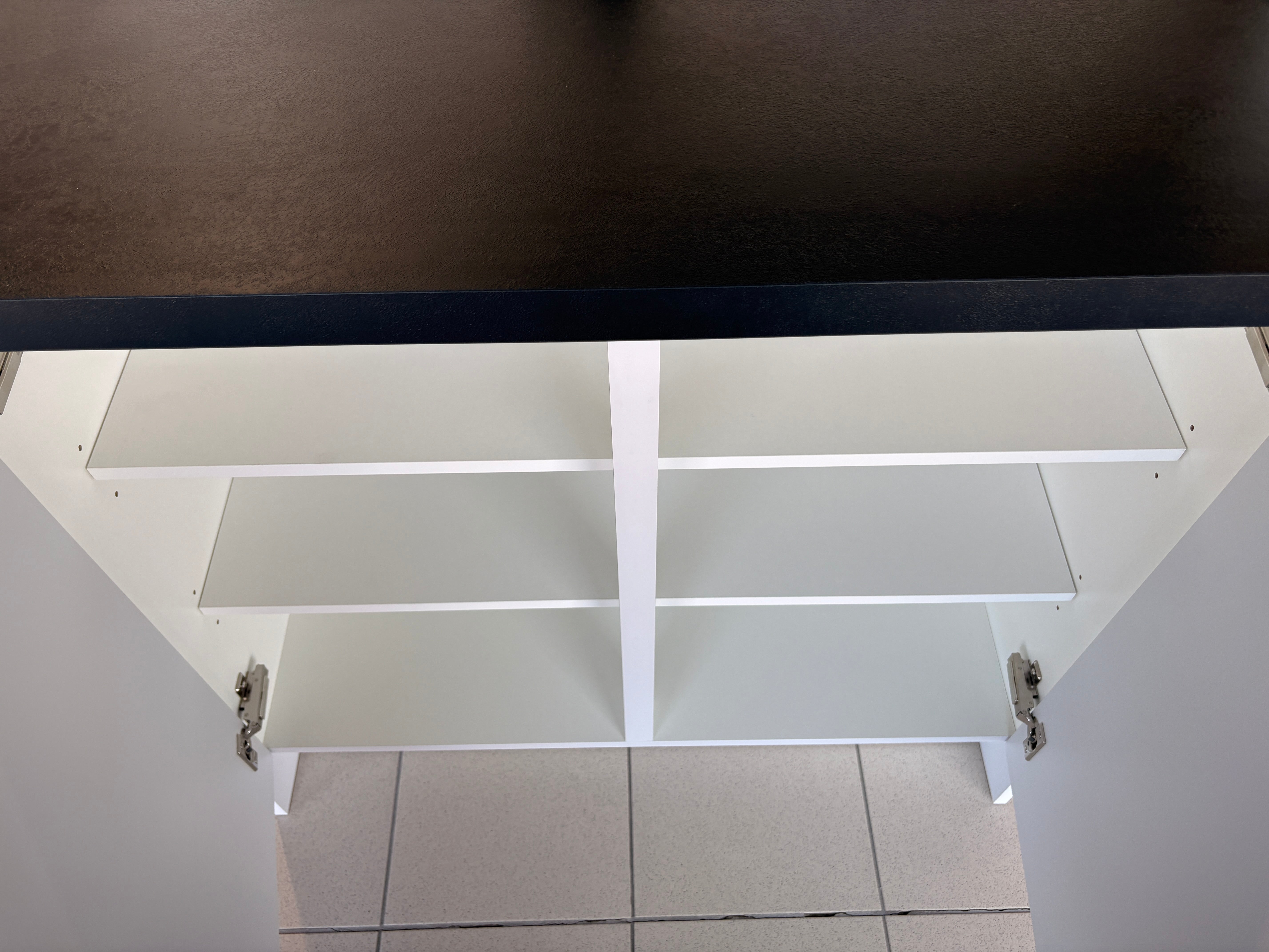 05450 - Impuls eilandkeuken met smalle kastenwand