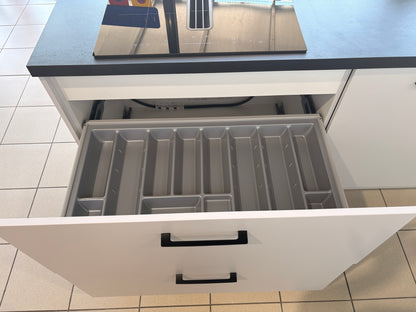 05450 - Impuls eilandkeuken met smalle kastenwand
