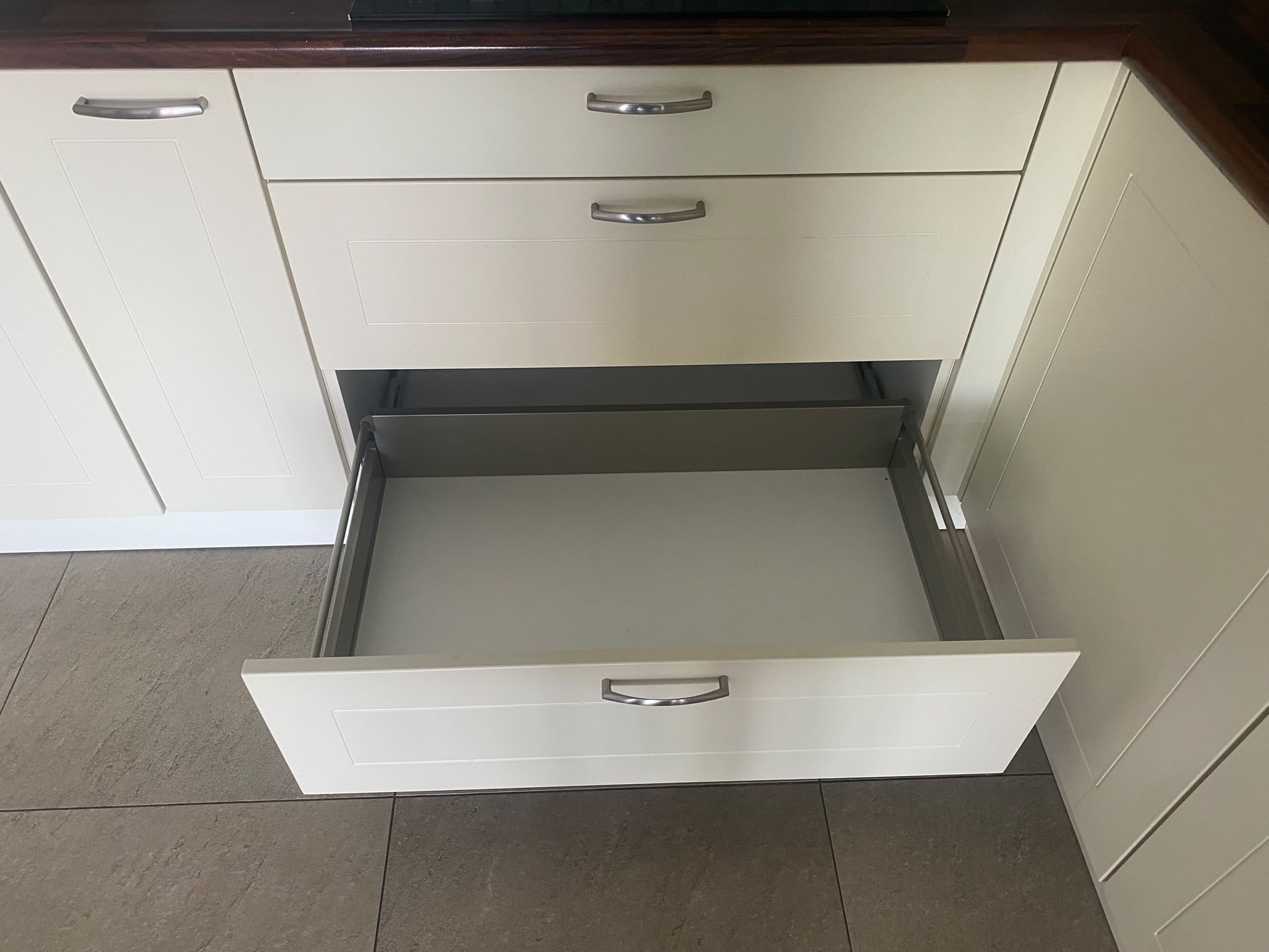 05131 - Witte hoekkeuken