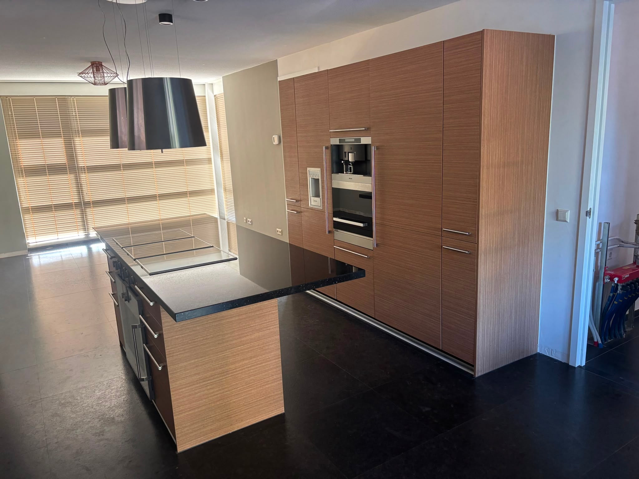 04721 - Houten eilandkeuken