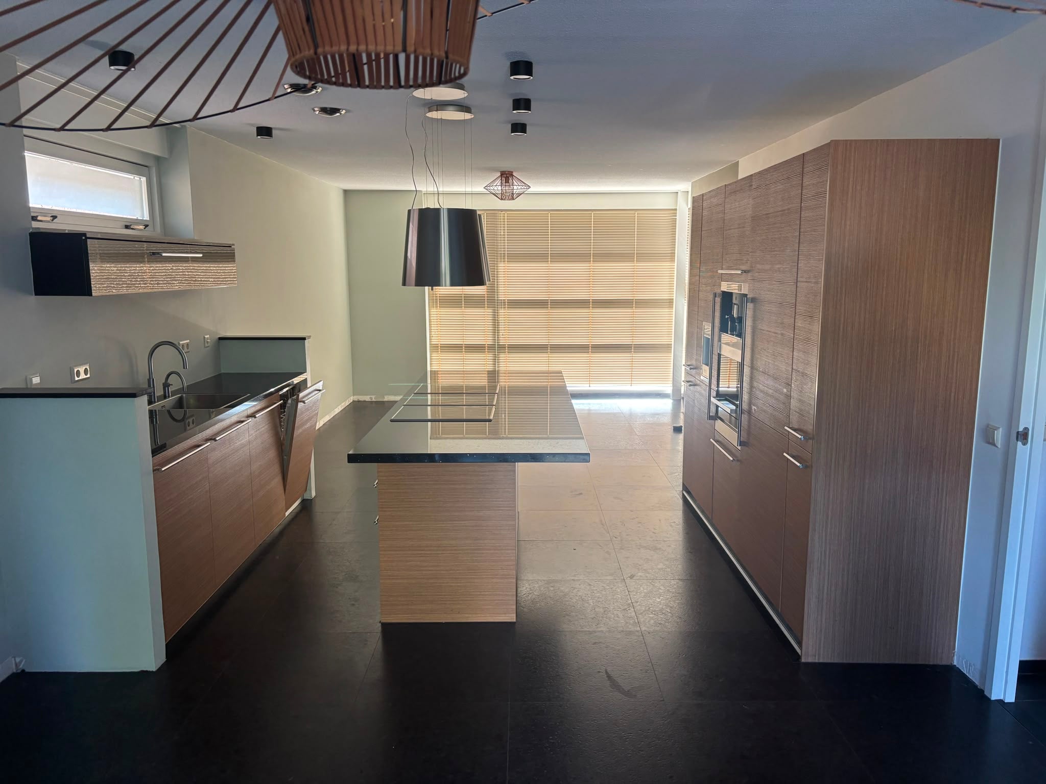04721 - Houten eilandkeuken