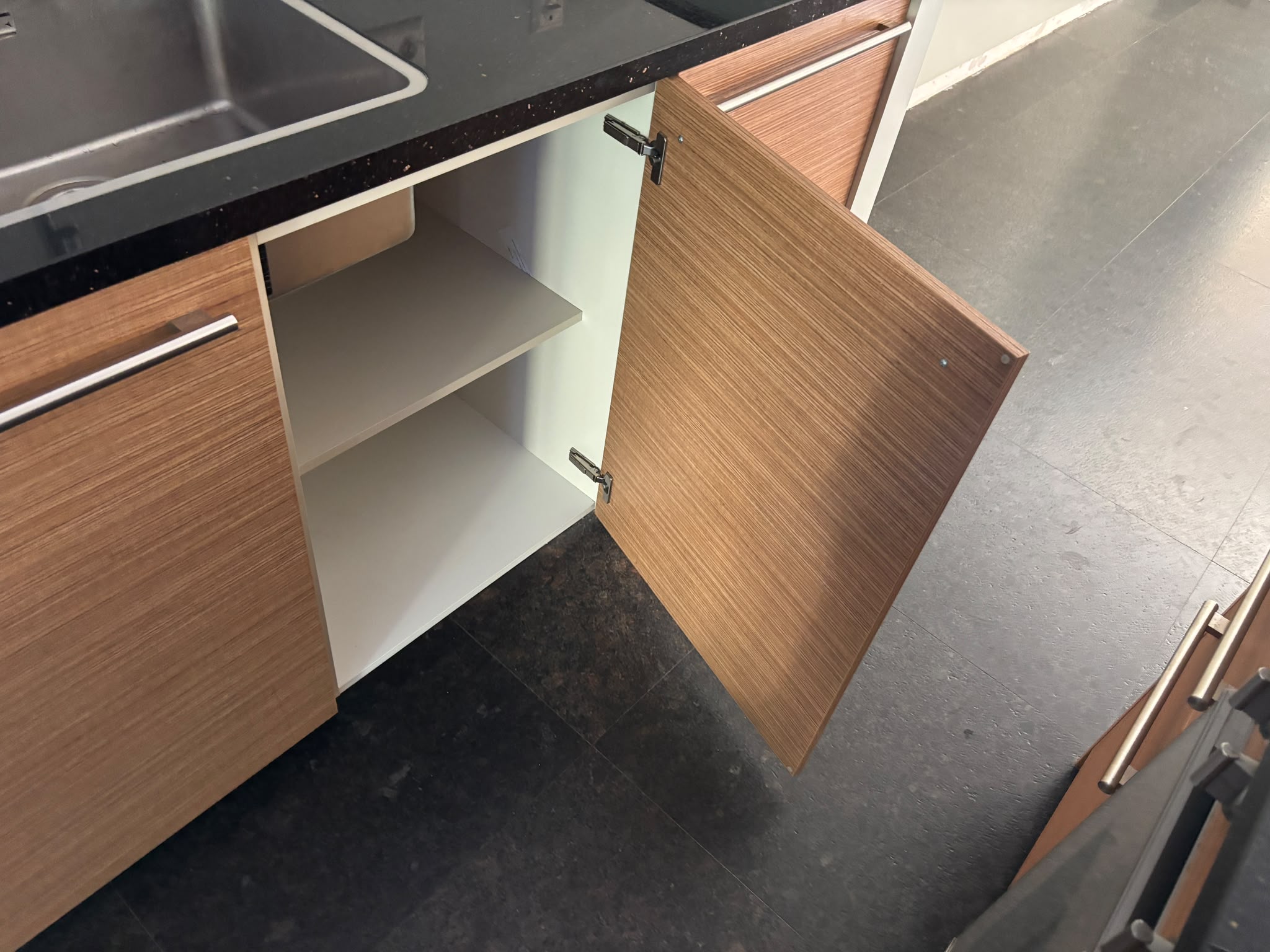 04721 - Houten eilandkeuken
