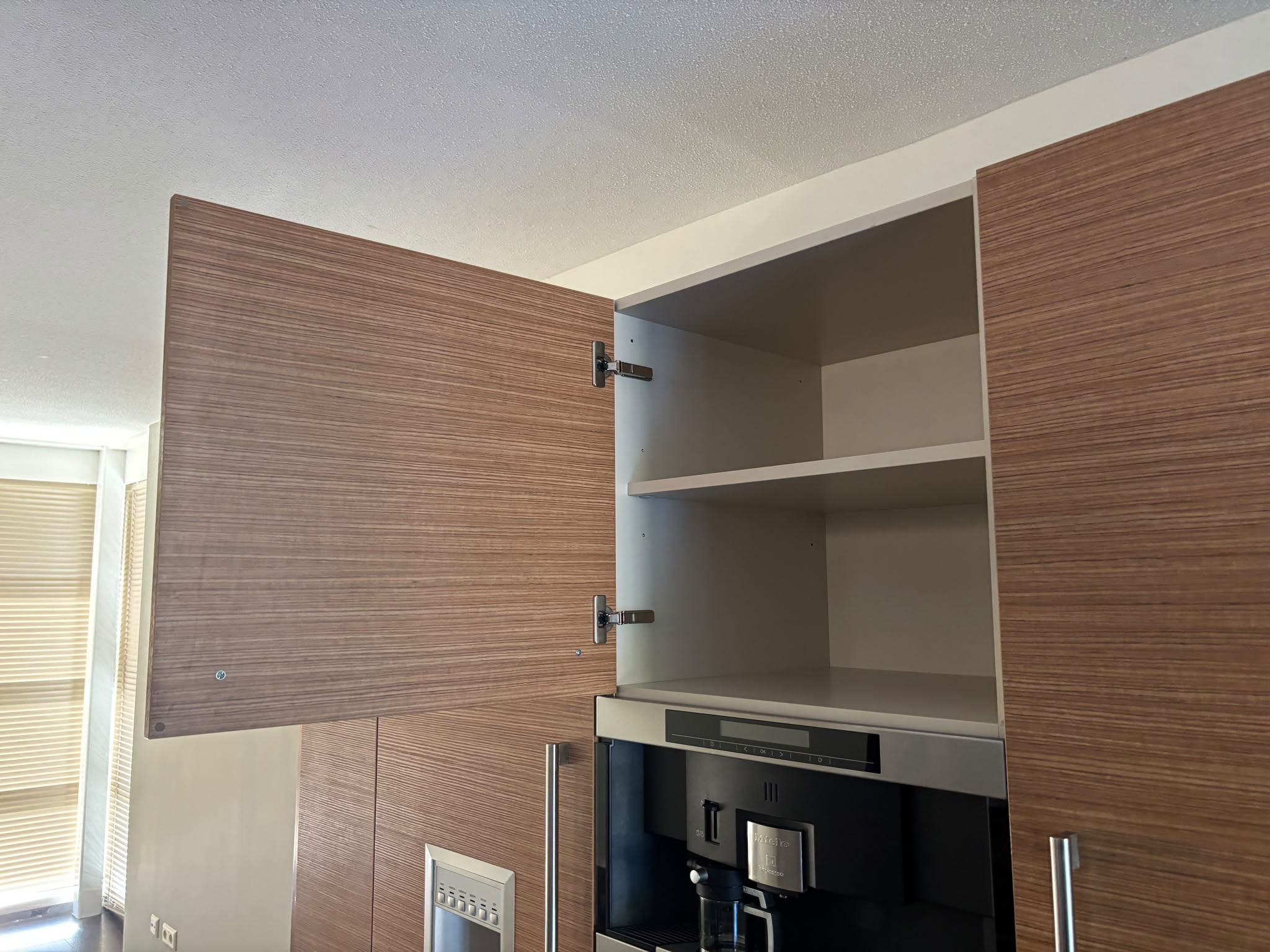 04721 - Houten eilandkeuken
