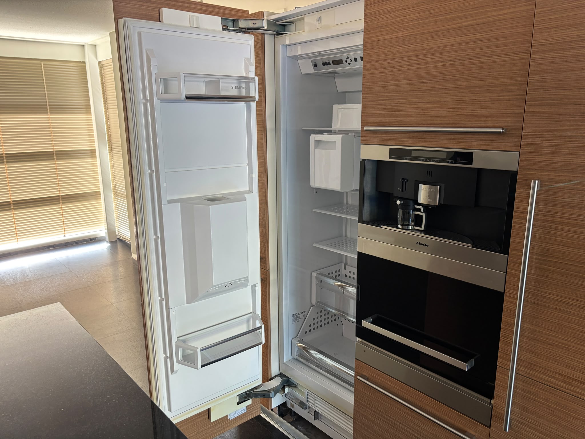 04721 - Houten eilandkeuken