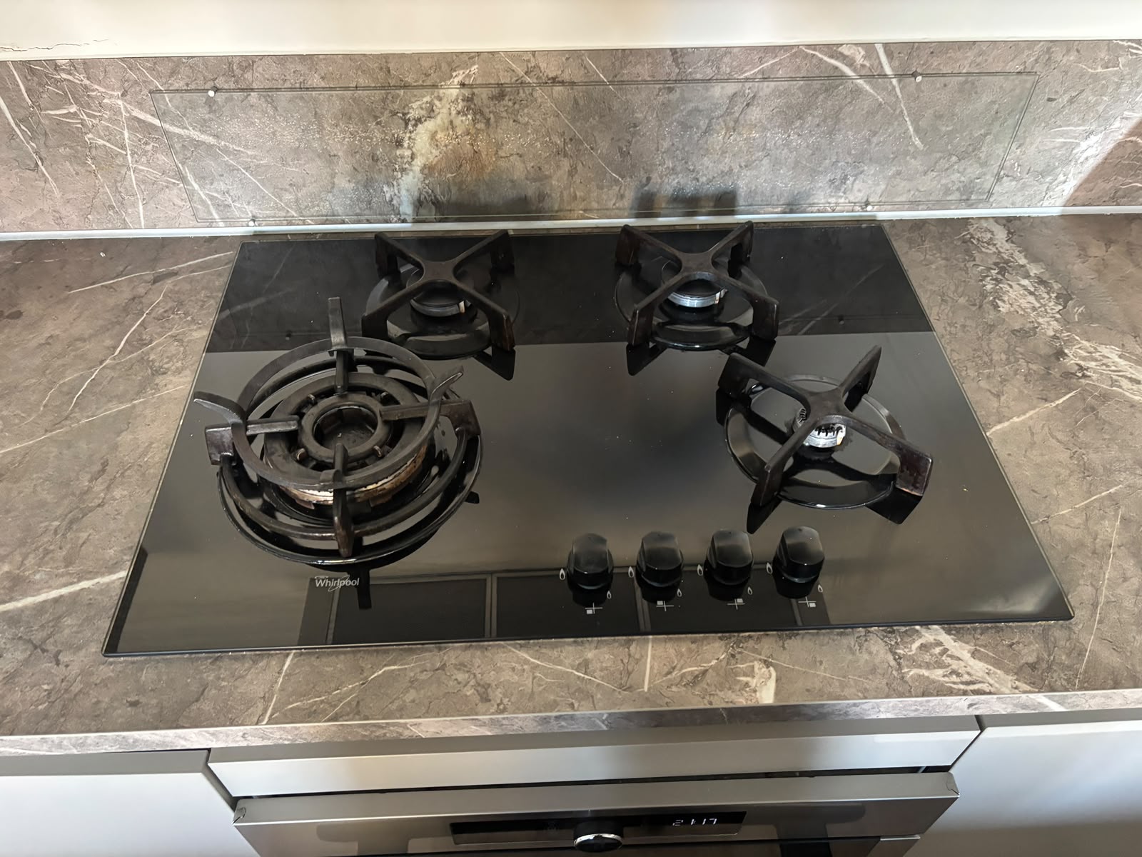 05404 - Moderne schiereiland keuken