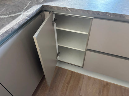 05404 - Moderne schiereiland keuken