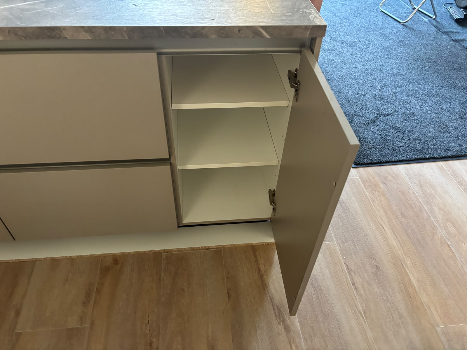 05404 - Moderne schiereiland keuken
