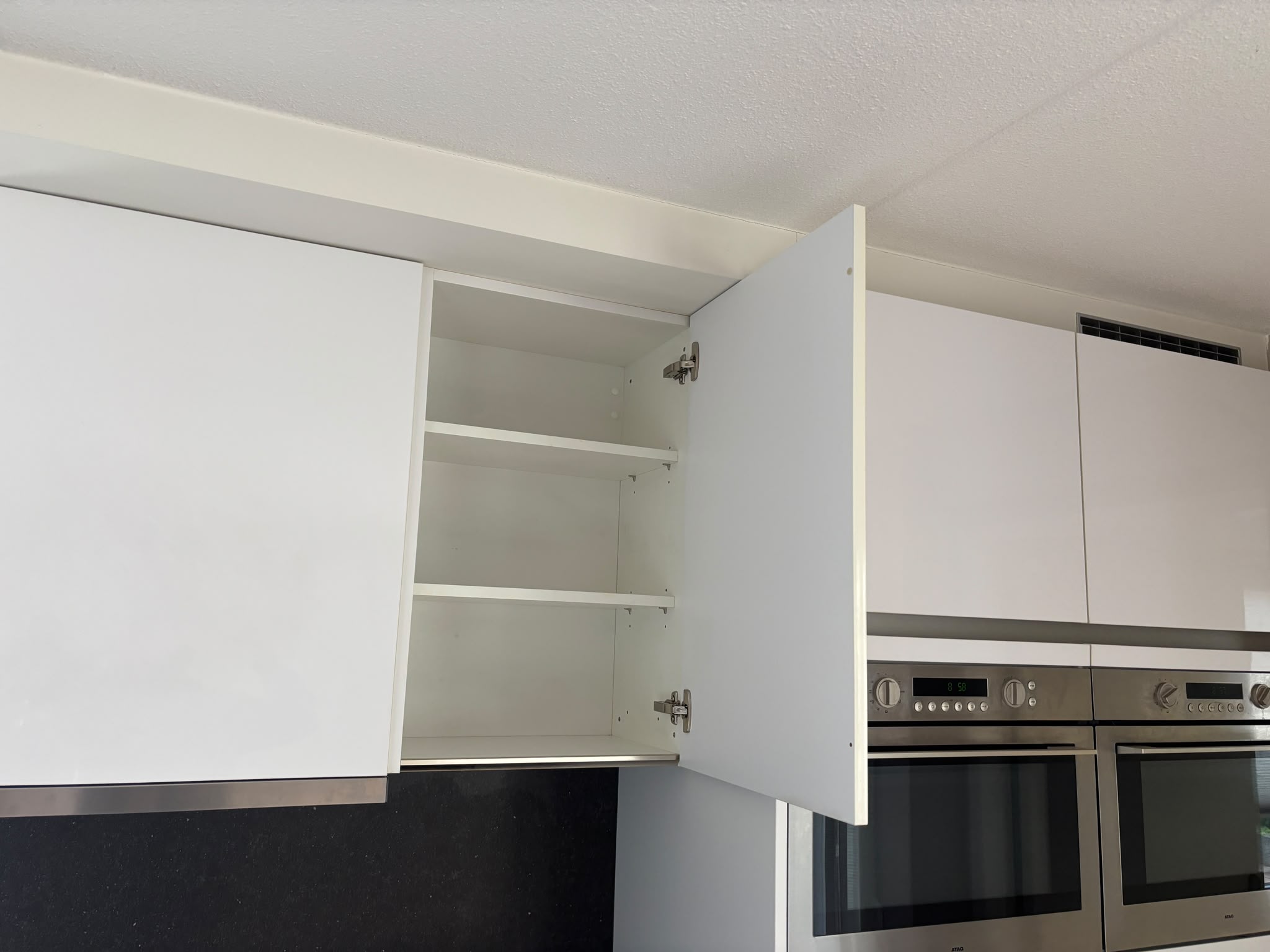 05235 - Witte hoekkeuken