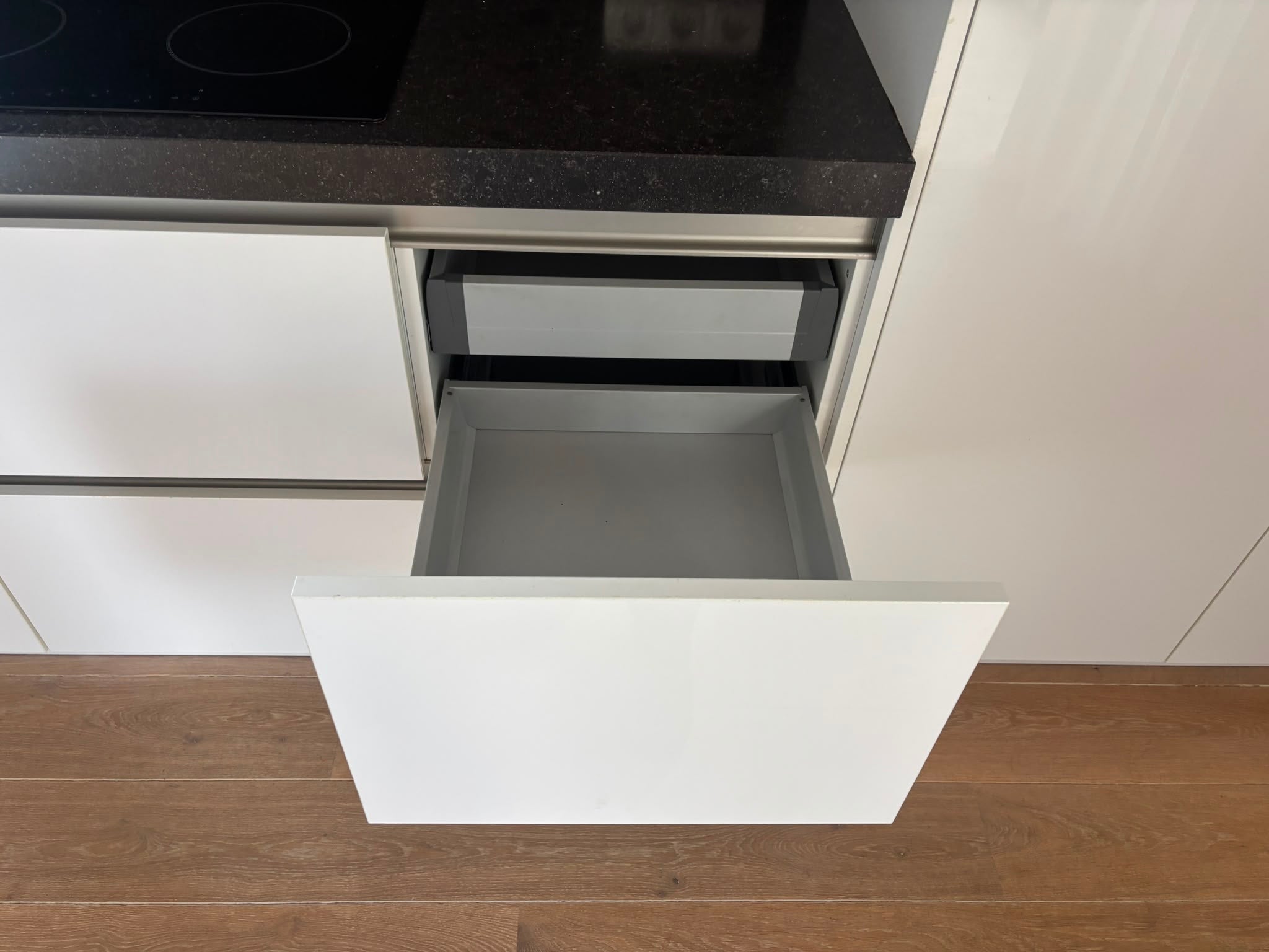 05235 - Witte hoekkeuken