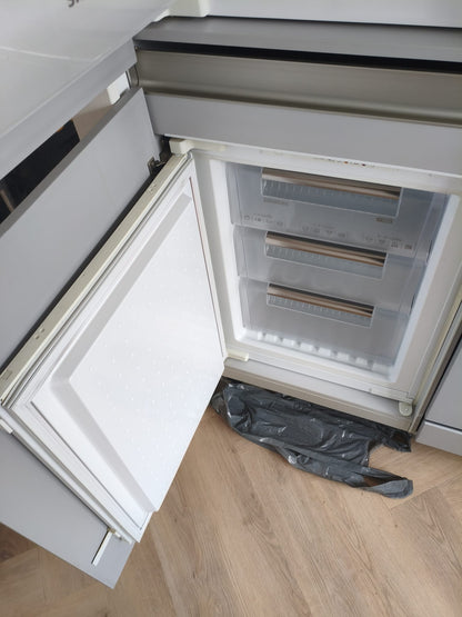 05137 - Bruynzeel grijze keuken