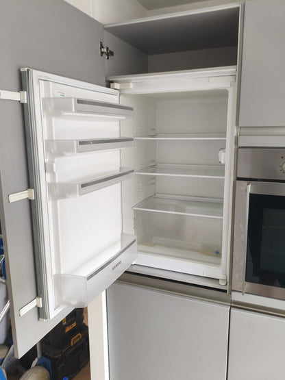 05137 - Bruynzeel grijze keuken