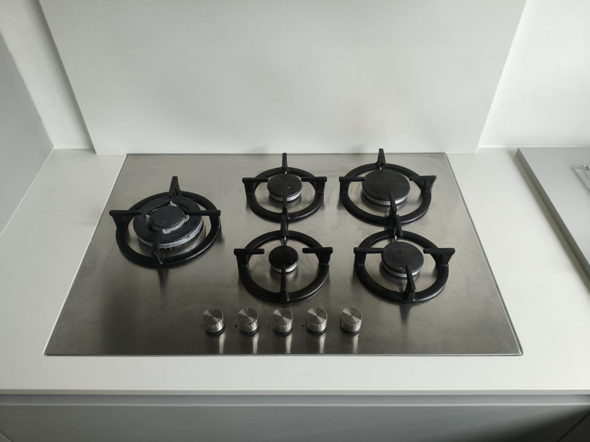 05137 - Bruynzeel grijze keuken