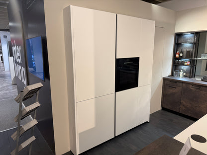05771 - Kristalwitte schiereiland keuken