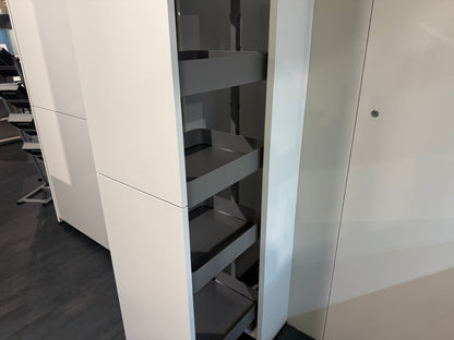 05771 - Kristalwitte schiereiland keuken