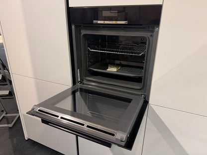 05771 - Kristalwitte schiereiland keuken
