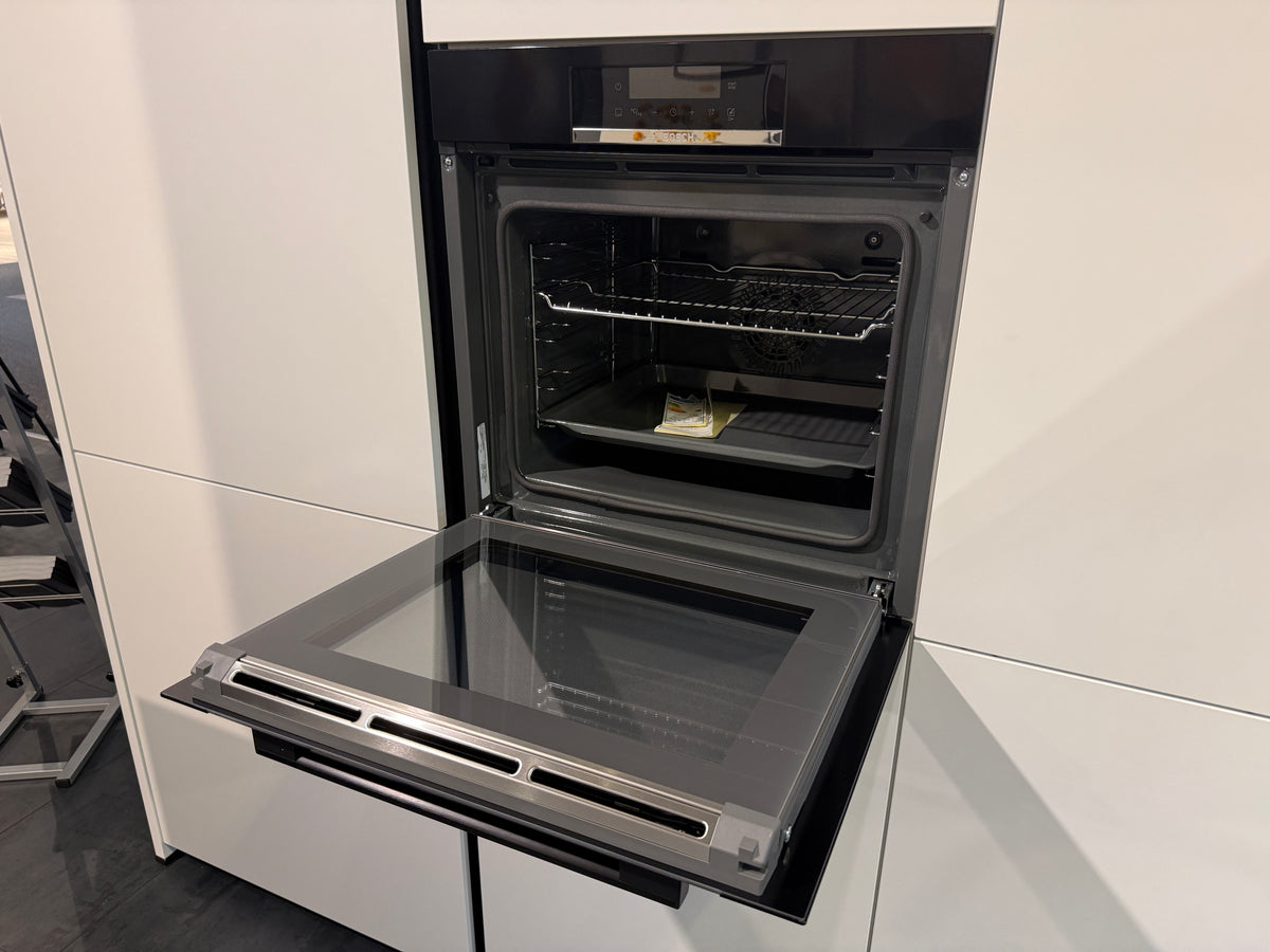 05771 - Kristalwitte schiereiland keuken