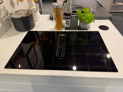 05771 - Kristalwitte schiereiland keuken