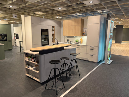 05767 - Eilandkeuken met bar