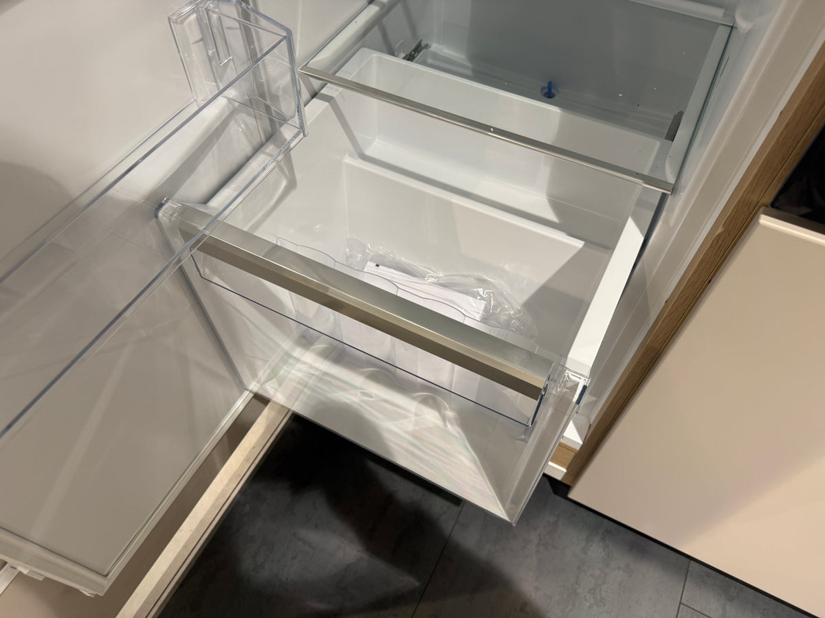 05767 - Eilandkeuken met bar