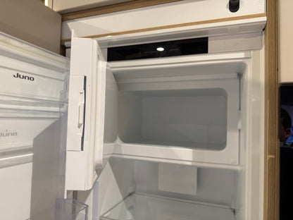 05767 - Eilandkeuken met bar