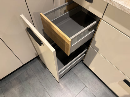 05767 - Eilandkeuken met bar