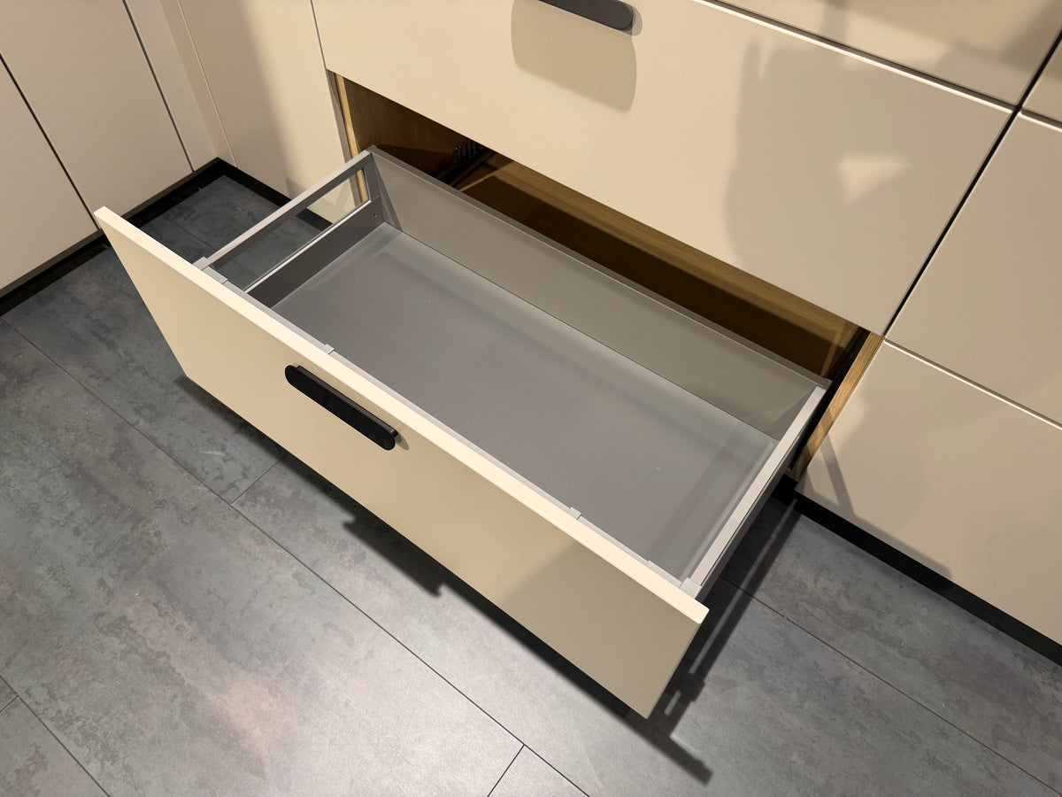 05767 - Eilandkeuken met bar