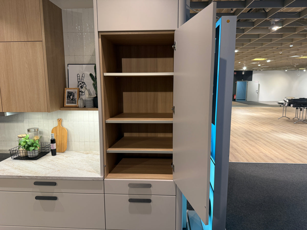 05767 - Eilandkeuken met bar