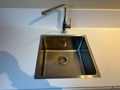 05616 - Witte schiereiland keuken