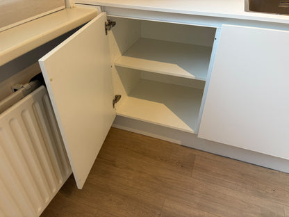 05616 - Witte schiereiland keuken